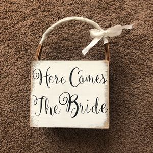 Here comes the bride - flower girl box